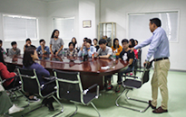 Representatives of teaching staff and students of Shenzhen Polytechnic Had a Visit to XINHUAYI